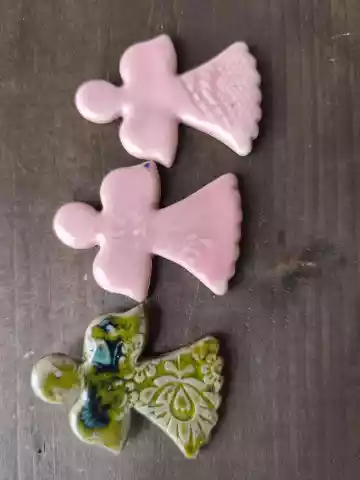aniołek ceramiczny magnes