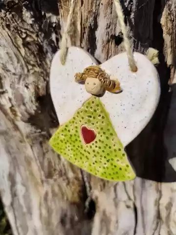 aniołek ceramiczny