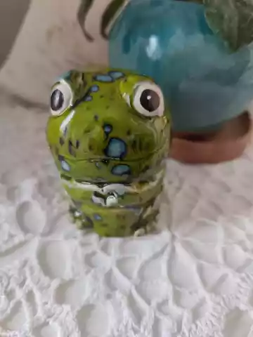 żabka ceramiczna