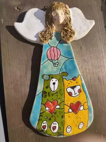 Anioł ceramiczny z misiami