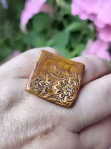 Pierścionek ceramiczny 37