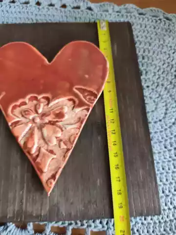Serce ceramiczne na desce 2