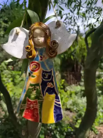 Anioł ceramiczny