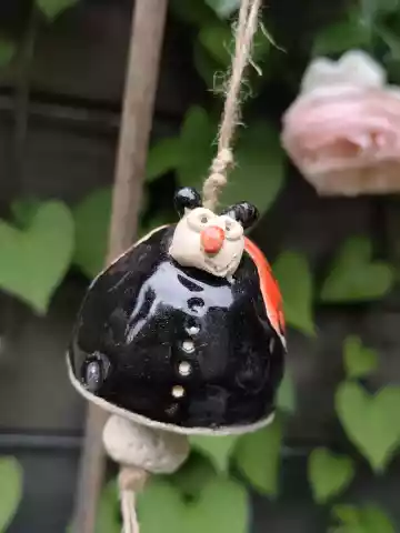 Dzwonek ceramiczny biedronka