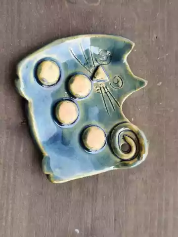 Mydelniczka ceramiczna kot pełna 1