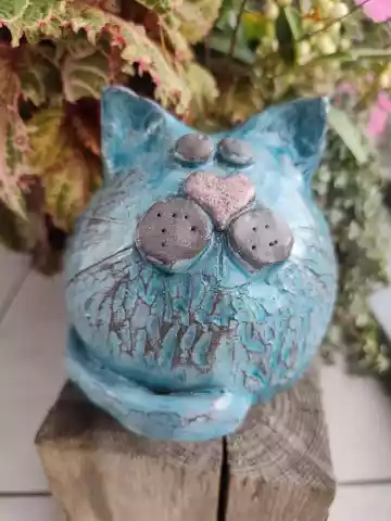 Skarbonka ceramiczna kot kuleczka z otworem