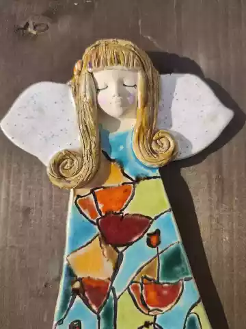 Anioł ceramiczny