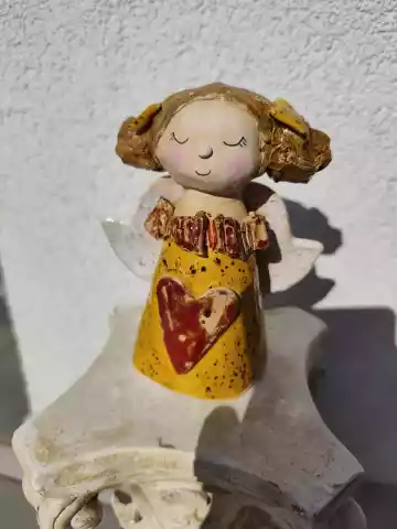 aniołek ceramiczny
