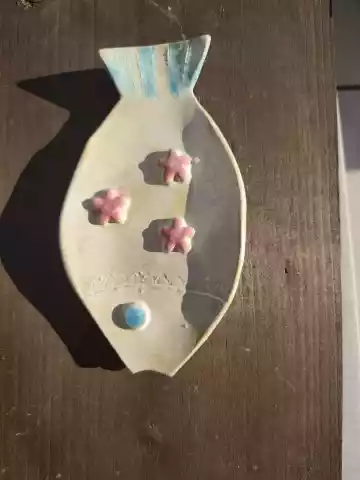 Mydelniczka ceramiczna rybka perłowa pełna