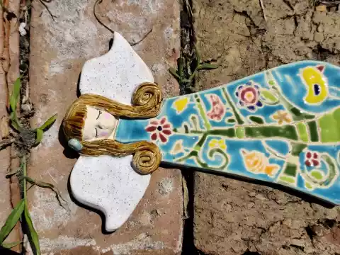 Anioł ceramiczny