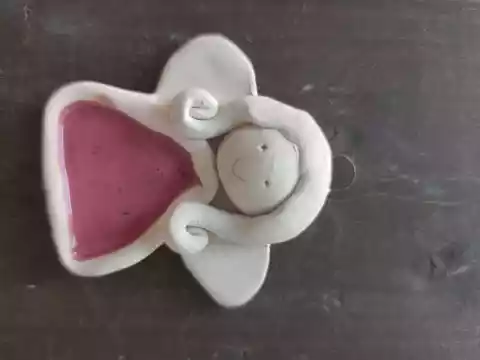 Anioł ceramiczny w kolorowej sukience
