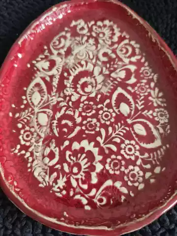 Talerz ceramiczny we wzory