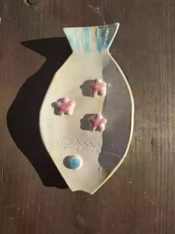 Mydelniczka ceramiczna rybka perłowa pełna