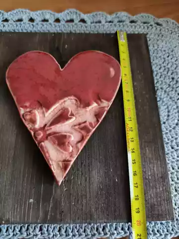 Serce ceramiczne na desce 1