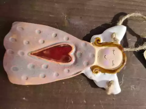 Anioł ceramiczny uroczy