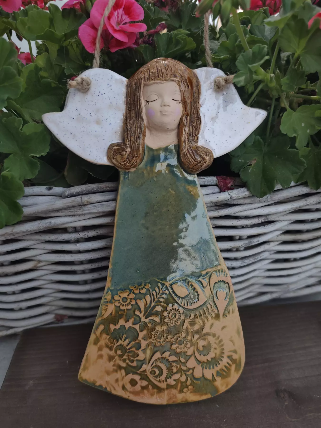 anioł ceramiczny