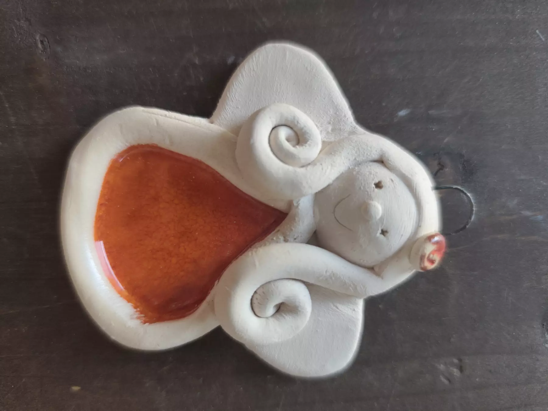 Anioł ceramiczny w kolorowej sukience