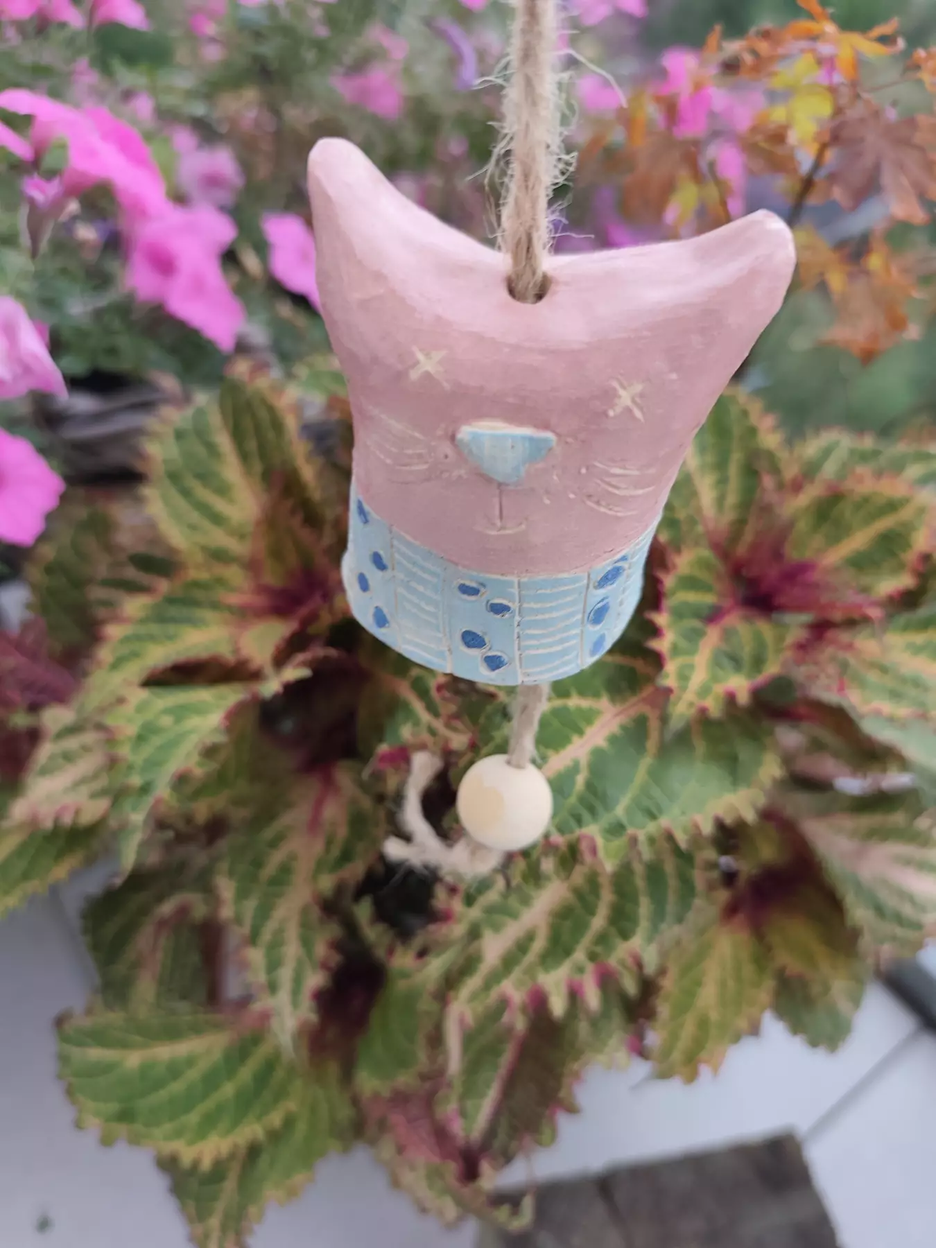 Dzwonek ceramiczny kotek łaciaty