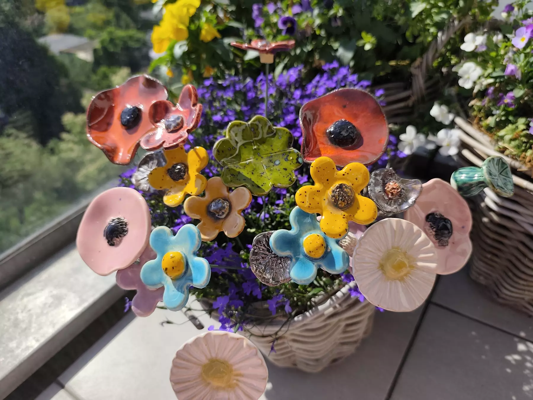Kwiat ceramiczny mak