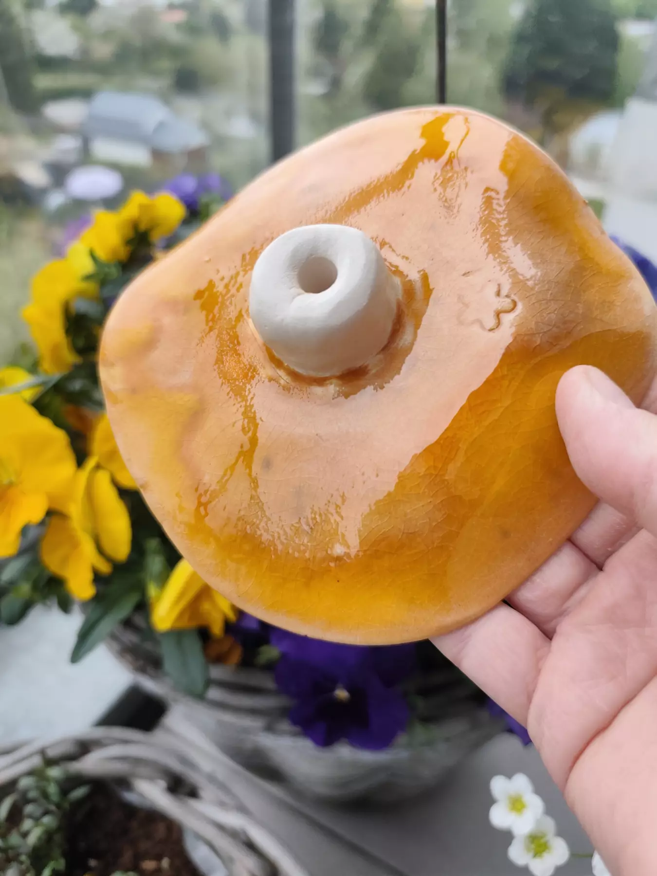 Kwiat ceramiczny morelowy