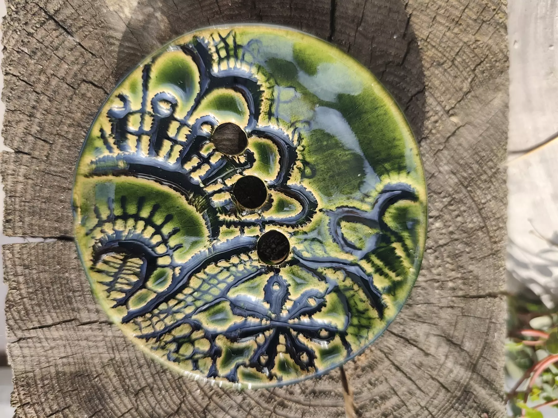 Mydelniczka ceramiczna zielona z koronką
