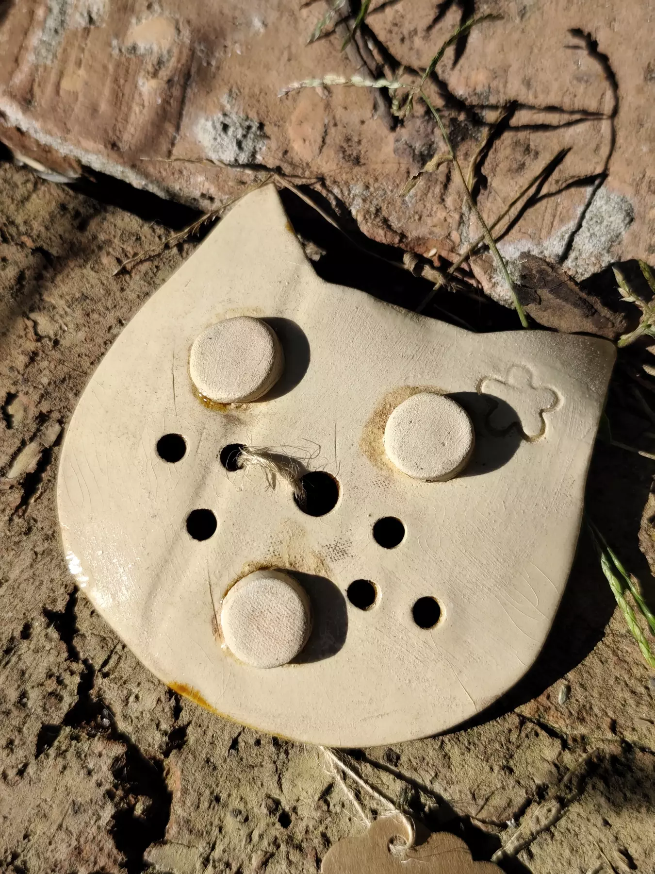 Mydelniczka ceramiczna kot brąz