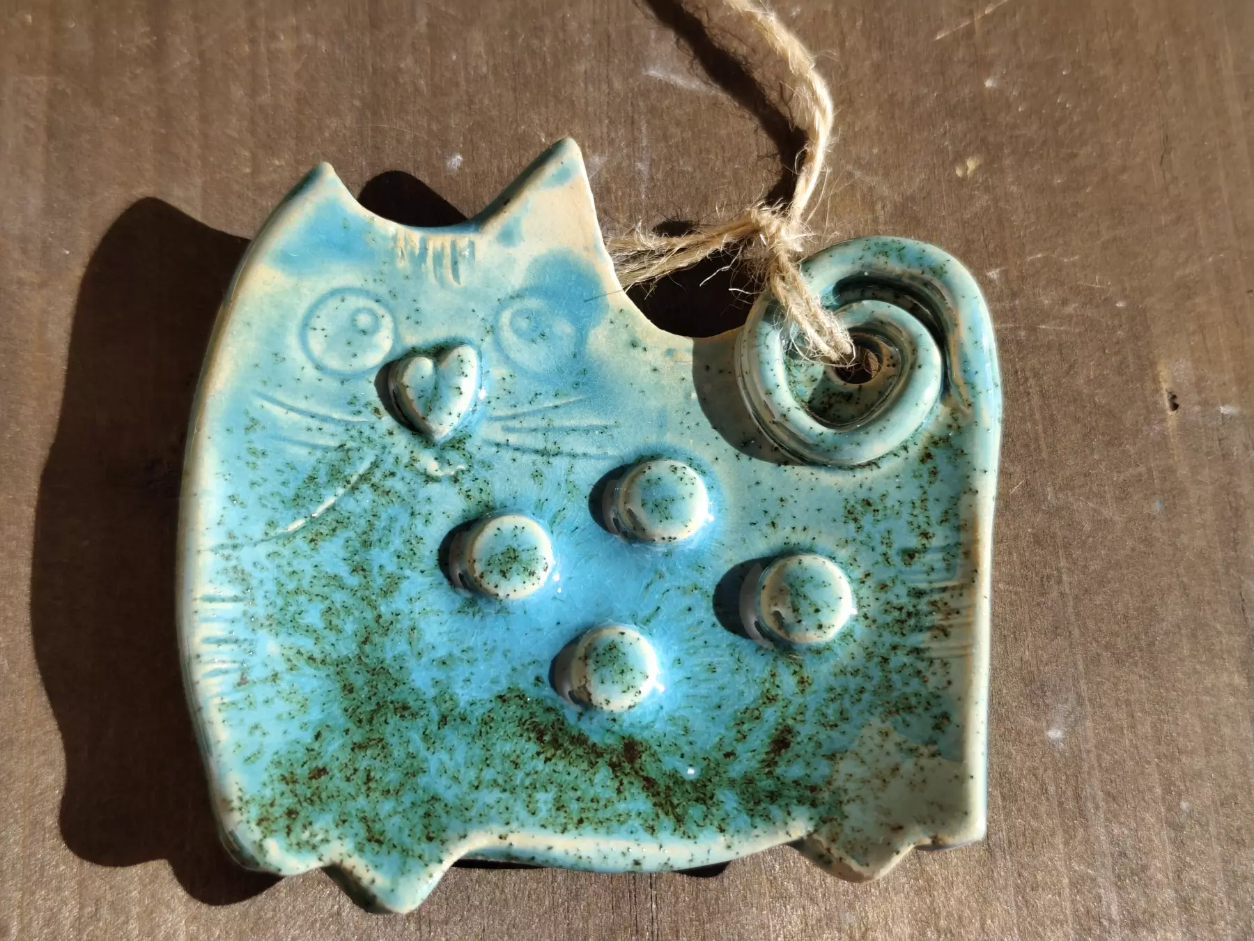 Mydelniczka ceramiczna kot pełna 1
