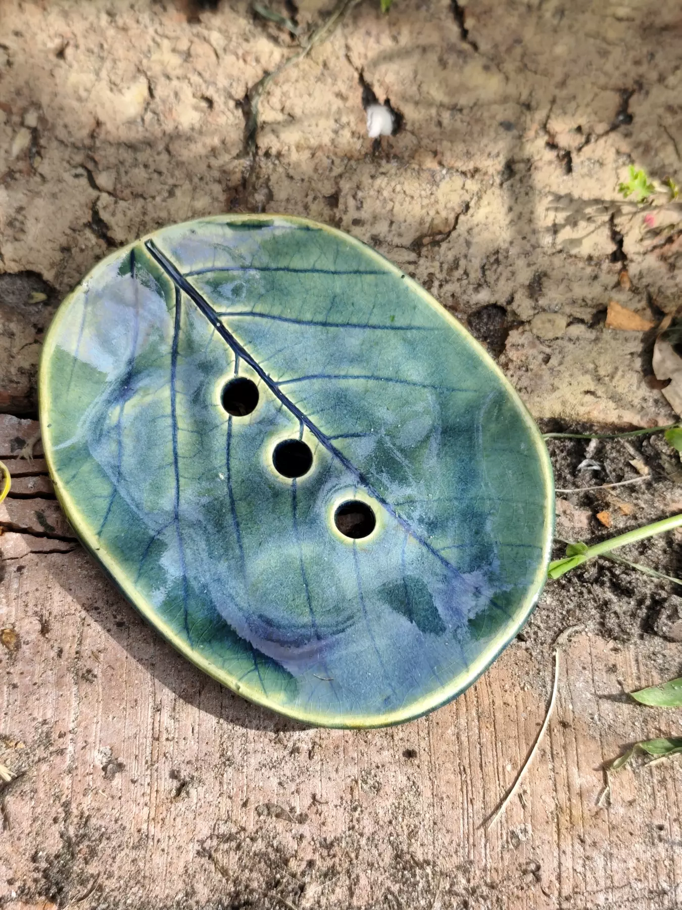 Mydelniczka ceramiczna liść