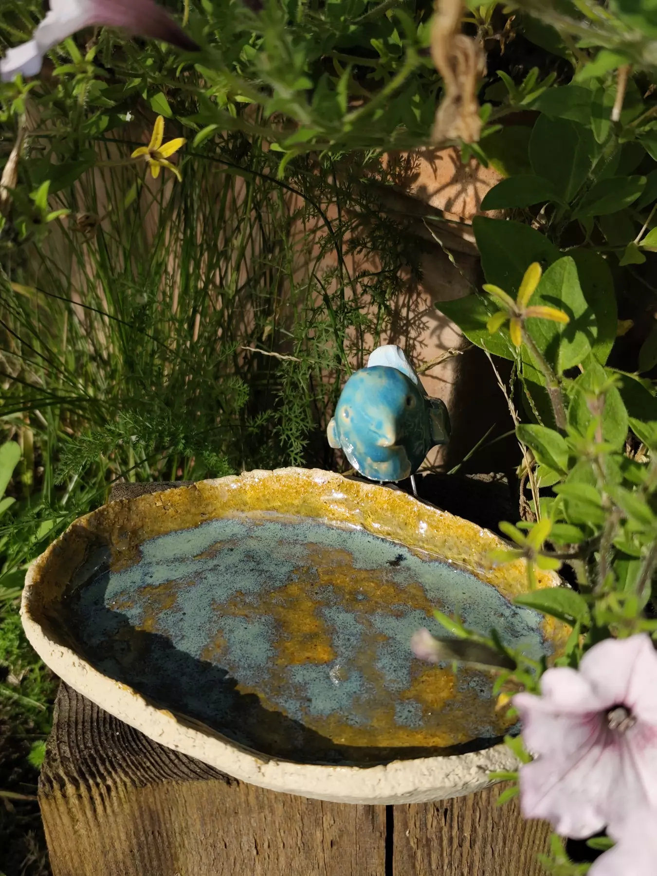 Poidło ceramiczne z błękitnym ptaszkiem