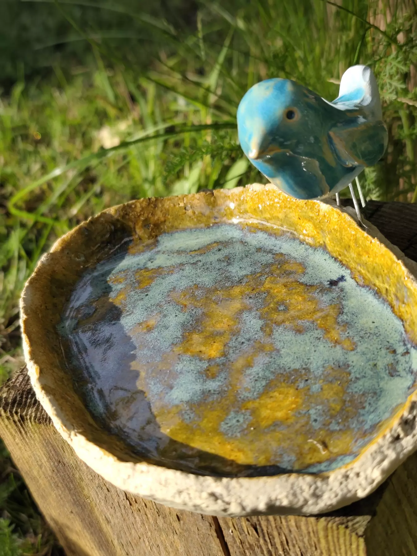 Poidło ceramiczne z błękitnym ptaszkiem