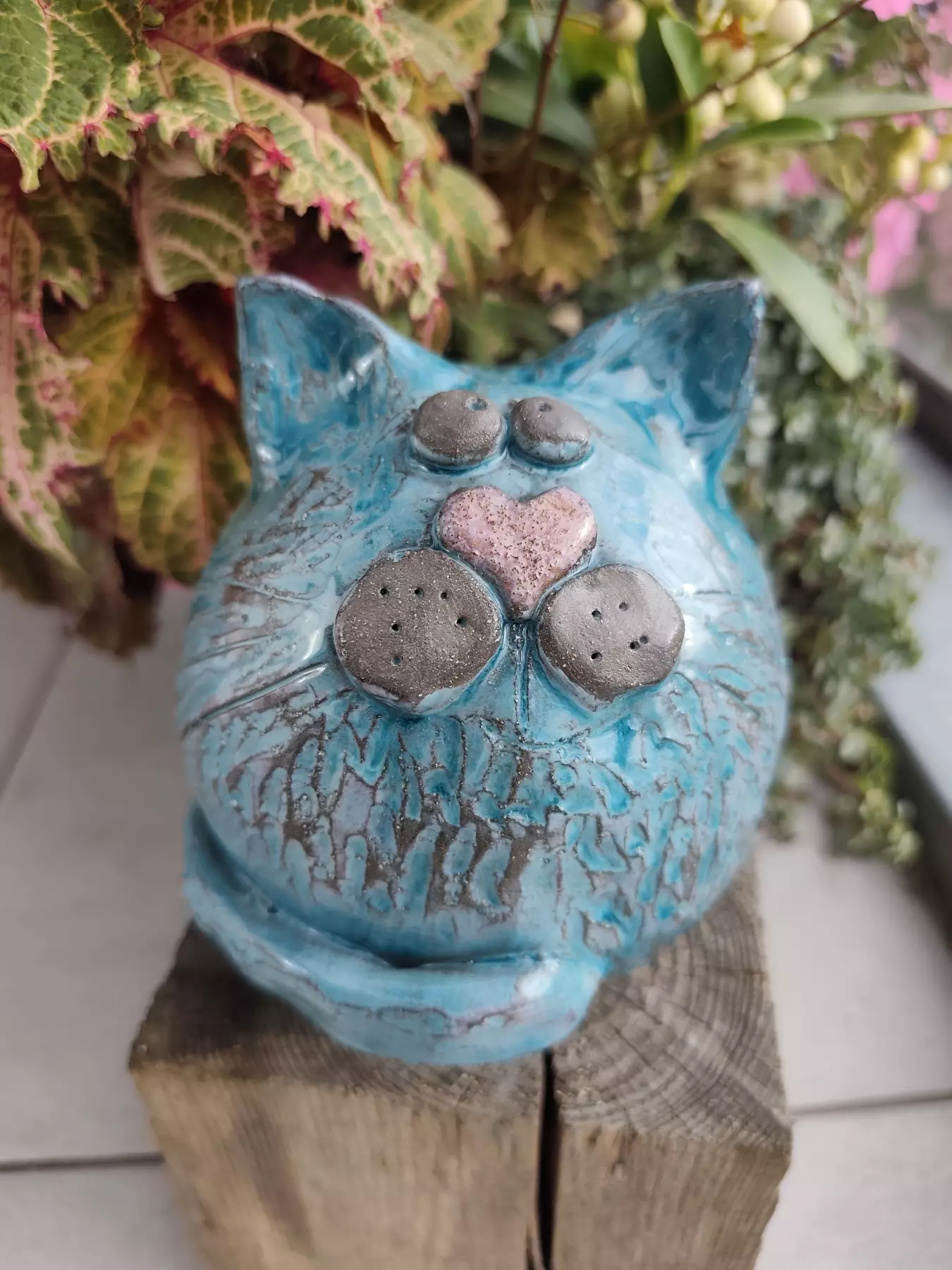 Skarbonka ceramiczna kot kuleczka z otworem